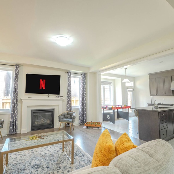 100 % privacy 7 bedrooms with 6 bathrooms and 2 master bedroom with 2 king beds
