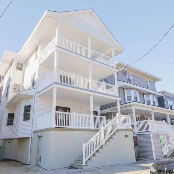 10BED/2.5 BA Bartram Beach Retreat