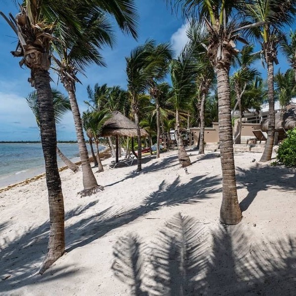 12-bedroom beachfront Soliman Bay Villa for 34 guests!