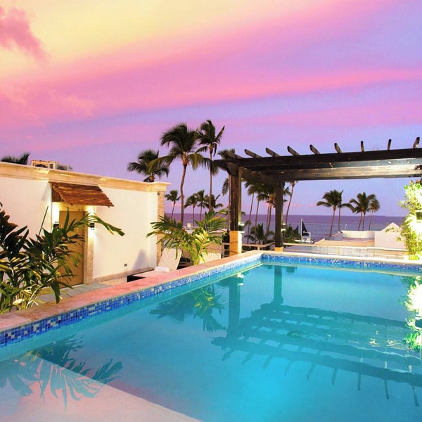 13BR Spacious Multi-Unit Retreat with Rooftop Plunge Pool - Walk to Beach +Bonus