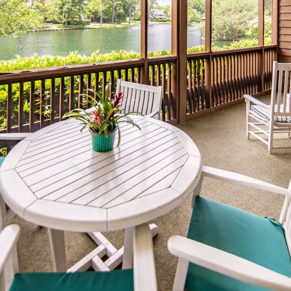 $150 activities - E-gift card when you book - Lakefront Screened in Porch | KLC 112