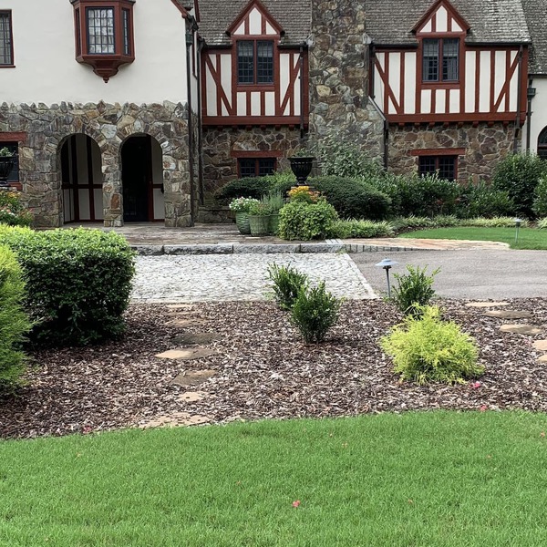 1929 Historic 8 bedroom Shadowlawn Estate in Old Town Pinehurst