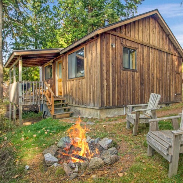 1BR Ocean View Cabin - 30 second walk to west-facing beach and sunsets!