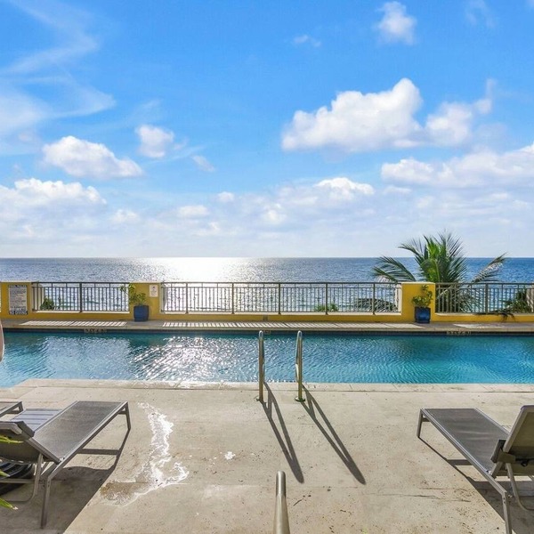 1BR Oceanfront Suite 2 Queens near Birch Park, Pool, Spa, Dining