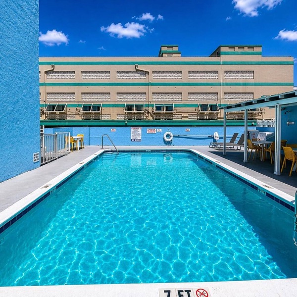 2/2 Beach View Cottage for 4-Community Heated Pool