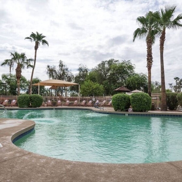 2 BDRM WESTGATE PAINTED MNTN RESORT HOT TUBS POOL PET FRIENDLY HIKING SHOPPING