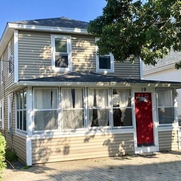 2 BDRMS, SLEEPS 6, 1 1/2 BATH
