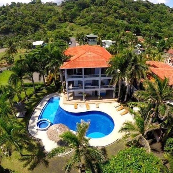 2 BeachFront Properties for 40 People. Weddings, Reunions and Retreats