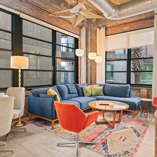 2 Bed/2 Bath Mid-Century Modern Condo Loft, Historic Savannah. Walk everywhere!