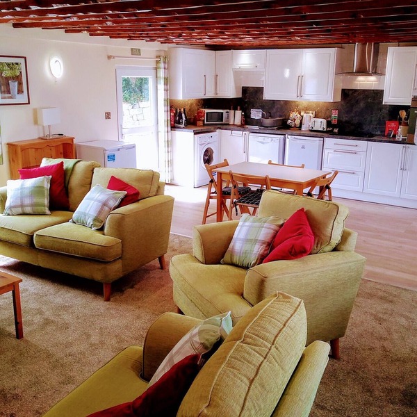 2 bed 2 bath property In North Devon, 9 Acres Pet Friendly, near to beach