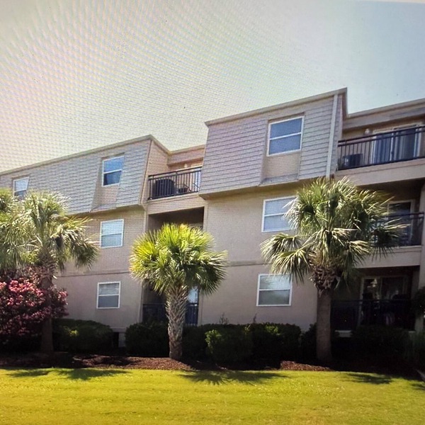 2-bedrm condo w/pool in Murrells Inlet/Garden City Area walk to Prvt beach.