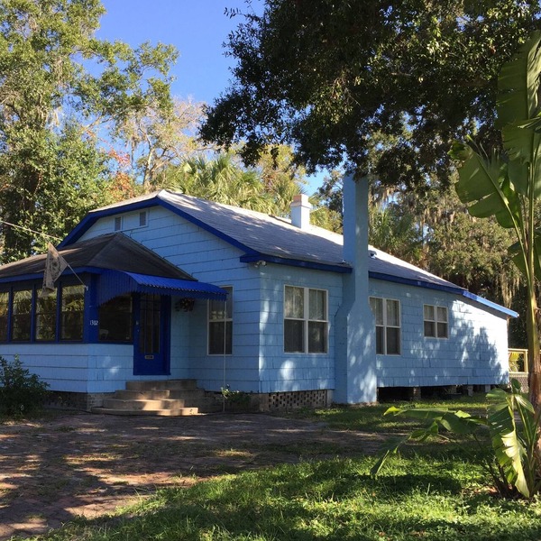 2 Bedroom 2.5 Bath (sleeps 4) Historic home by Riverwalk & Parks (min.30 nights)