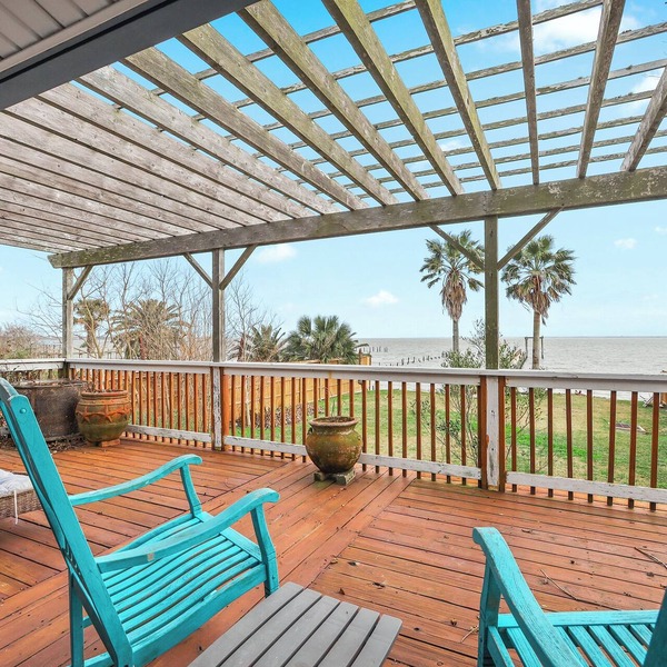 2-bedroom 2 bath.4 beds total Amazing Waterfront condo w/310 ft lit pier