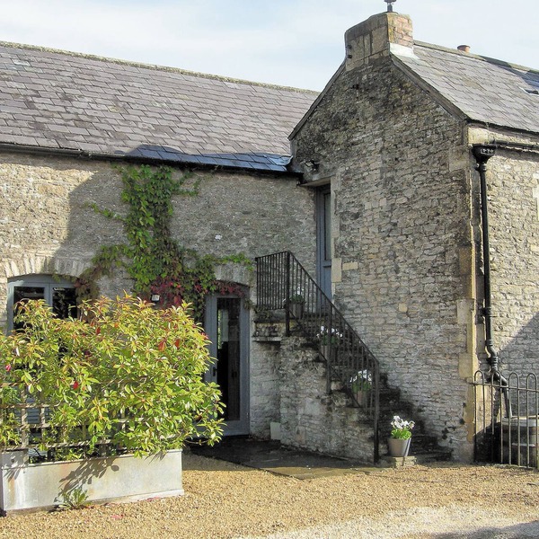 2 bedroom accommodation in Cold Ashton, Bath