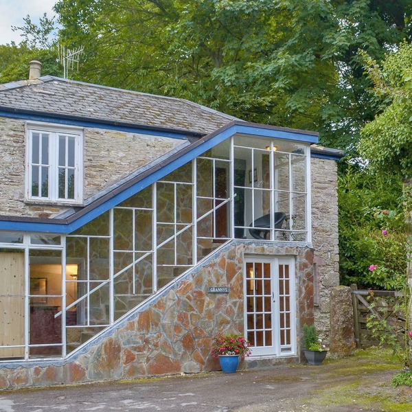 2 bedroom accommodation in Lostwithiel