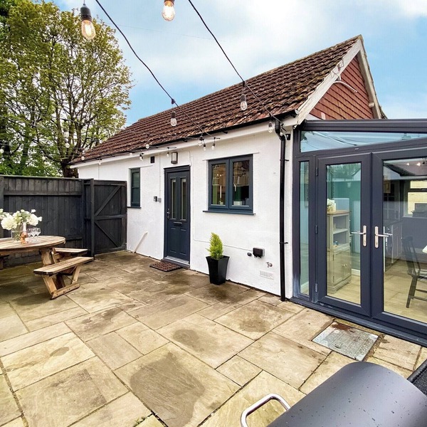 2 bedroom accommodation in Codford, near Warminster