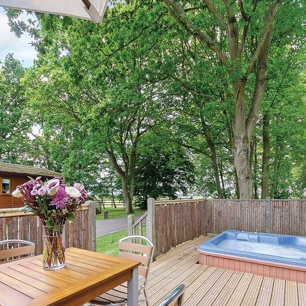 2 bedroom accommodation in Cotswolds