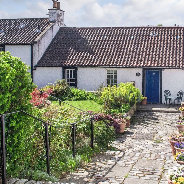2 bedroom accommodation in Cramond, Edinburgh