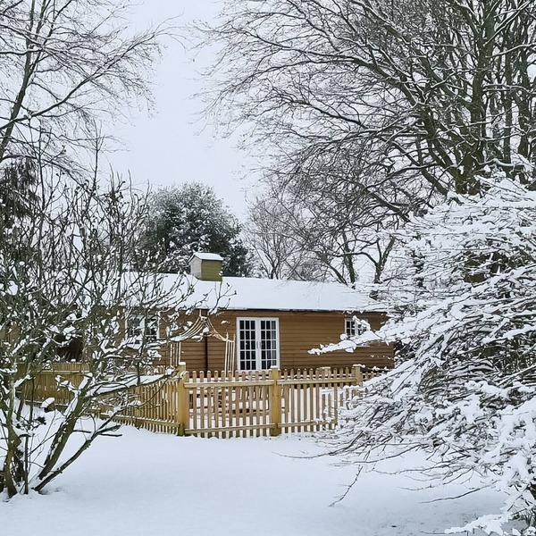 2 bedroom accommodation in Passfield