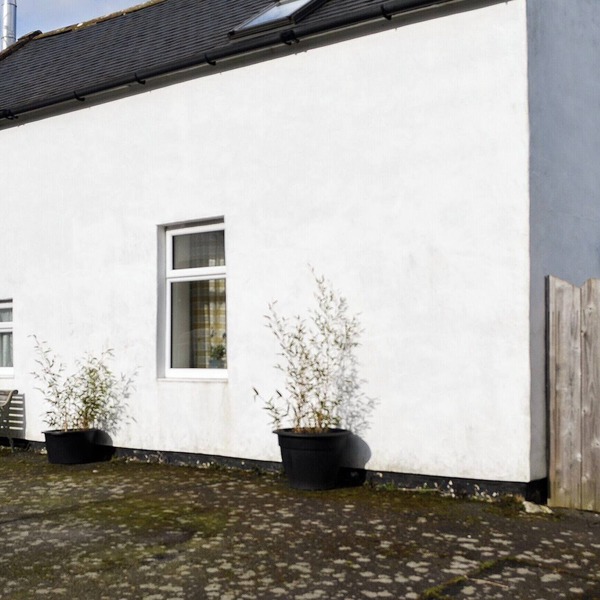 2 bedroom accommodation in Whinnyhill, near Dumfries