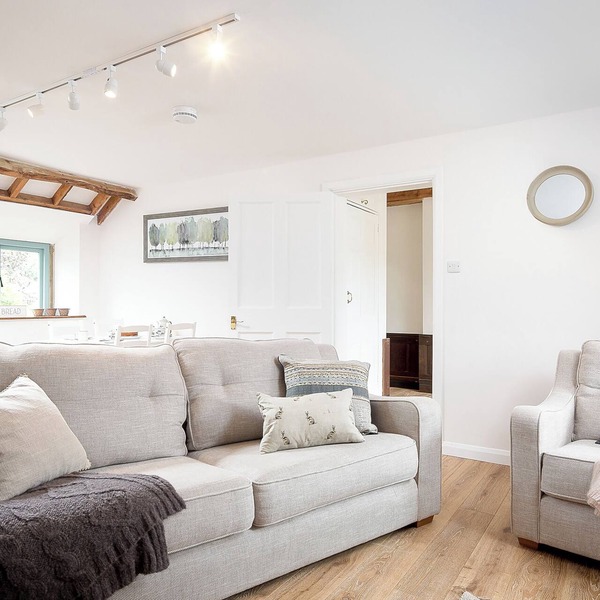 2 bedroom accommodation in Old Sodbury, near Bristol