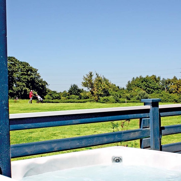 2 bedroom accommodation in Fritton