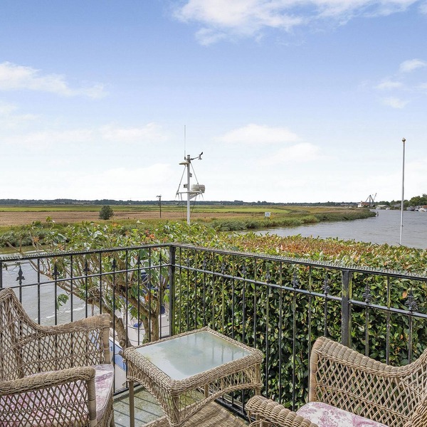 2 bedroom accommodation in Reedham
