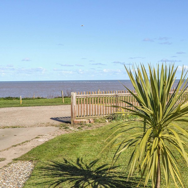 2 bedroom accommodation in Scratby