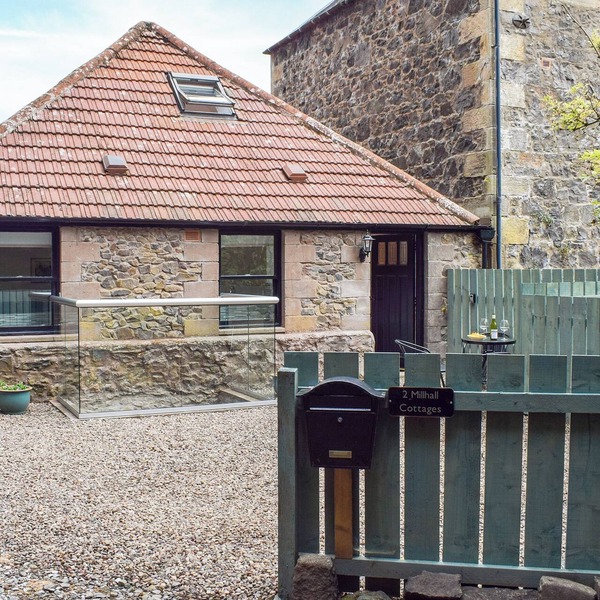 2 bedroom accommodation in Newburgh, near Cupar