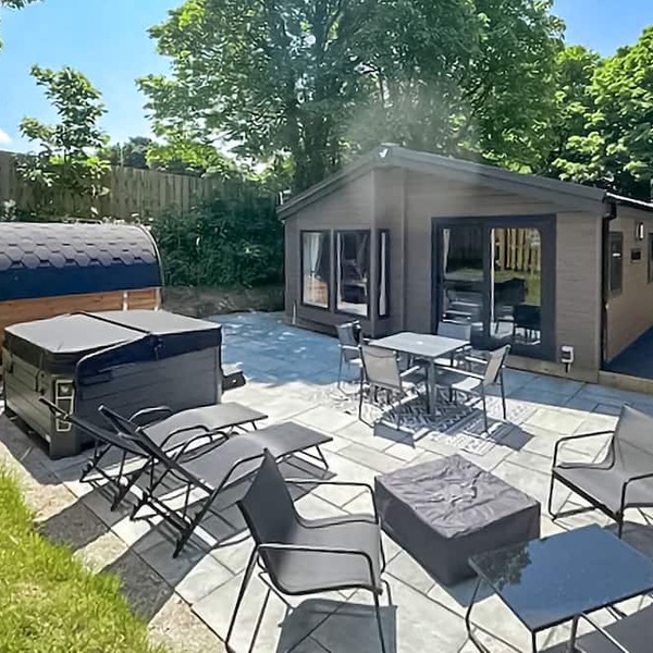 2 bedroom accommodation in Hayle