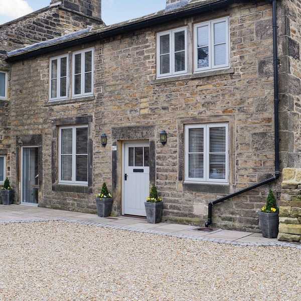 2 bedroom accommodation in Addingham, near Skipton