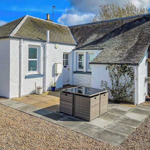 2 bedroom accommodation in Meigle