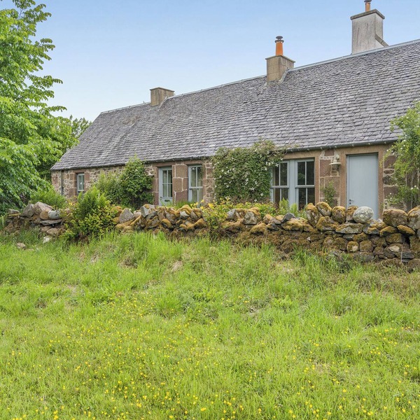 2 bedroom accommodation in Bankfoot, near Dunkeld