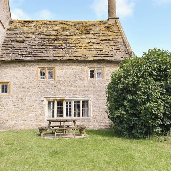 2 bedroom accommodation in Glanvilles Wootton, near Sherborne