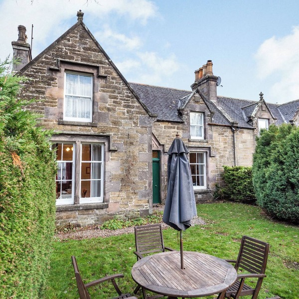 2 bedroom accommodation in Keith