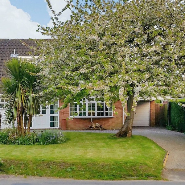 2 bedroom accommodation in Upton