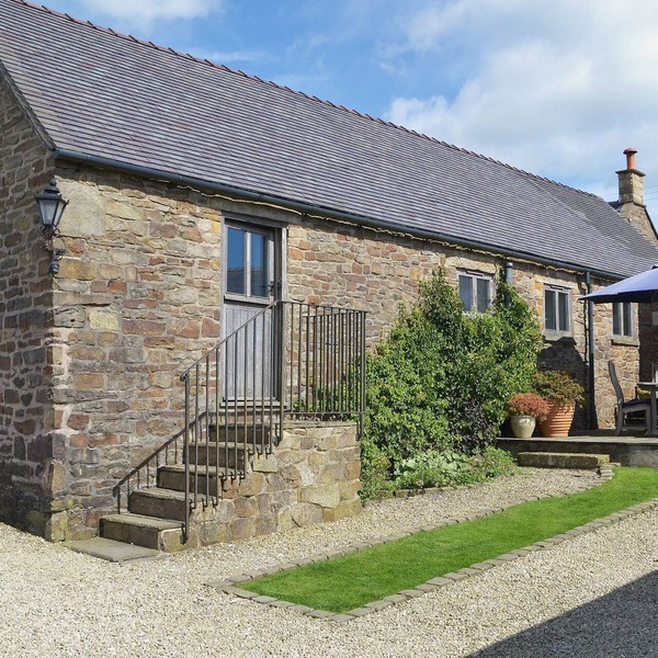 2 bedroom accommodation in Thorncliffe, near Leek