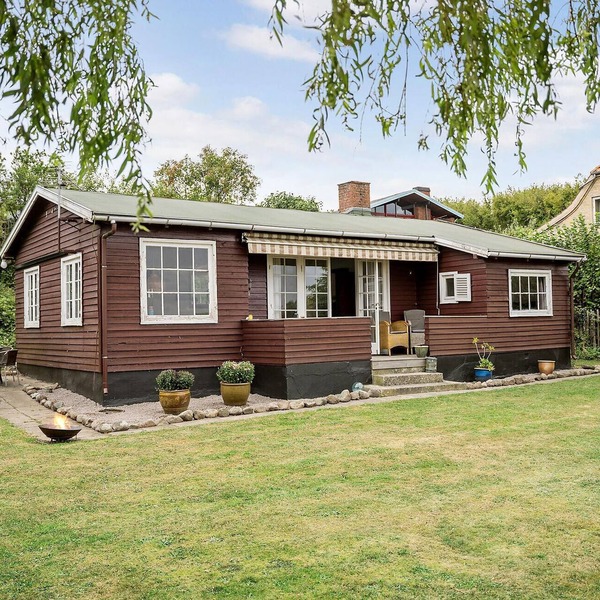 2 bedroom beach front home in Rude