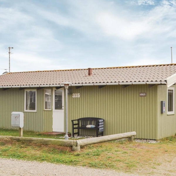 2 bedroom beautiful home in Hvide Sande