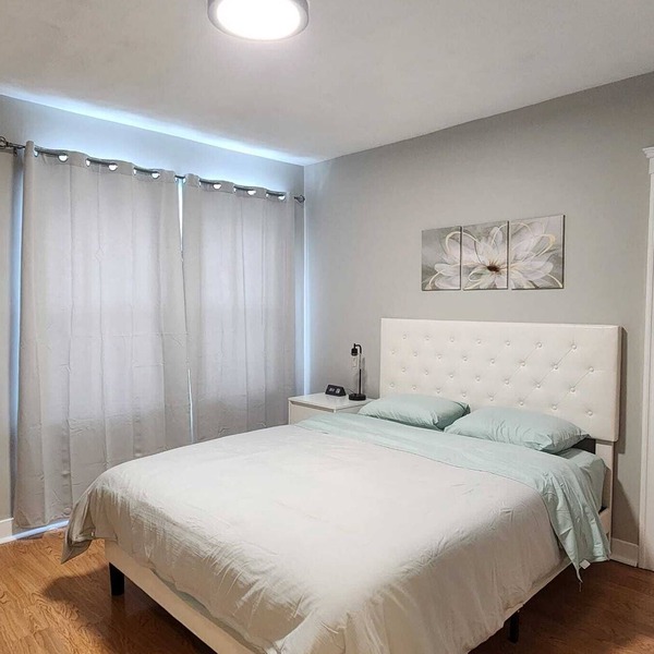 2 bedroom's 1 bathroom 10 min-Airport/Downtown Boston 7 min-Encore Casino
