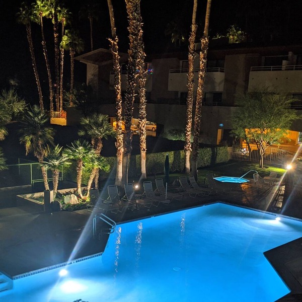 2 BLK 2 Downtown. Palm Springs Condo.
