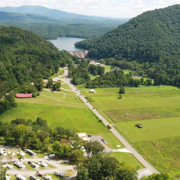 2 BR,1BA Spacious Mountain View Suite near Cherokee National Forest, Ocoee River