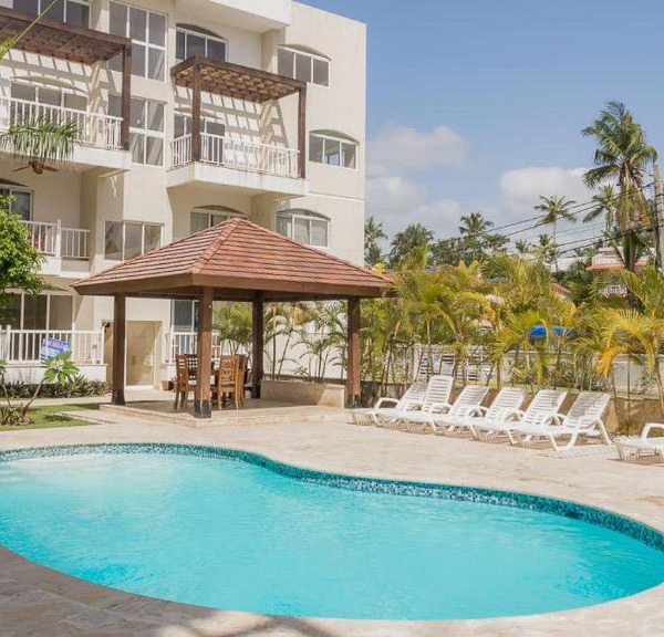 2 br apart steps from the beach