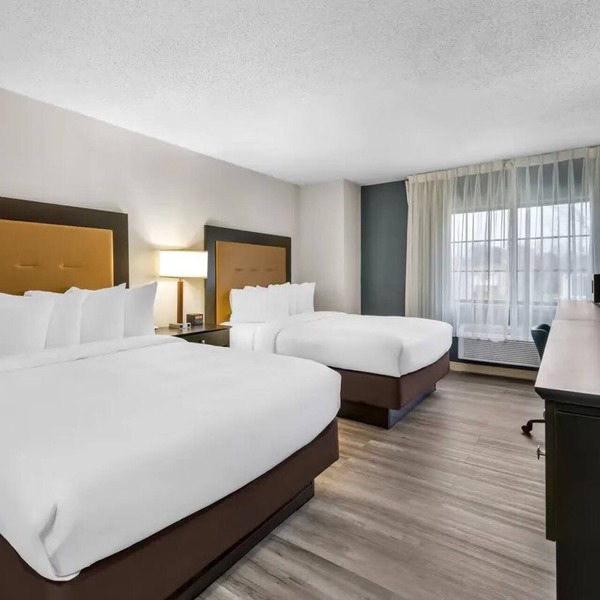 2 Convenient Rooms w/Extra Parking for Larger Vehicles or Boats