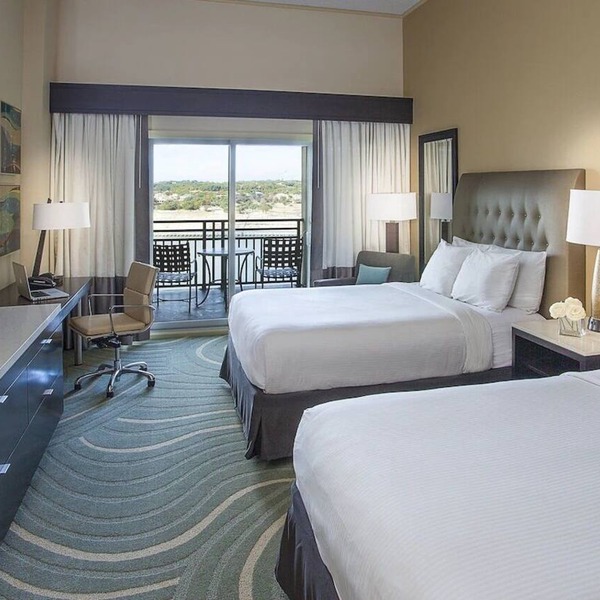 2 Double Queen Units with Lakeview, Outdoor Pool, Free Parking!