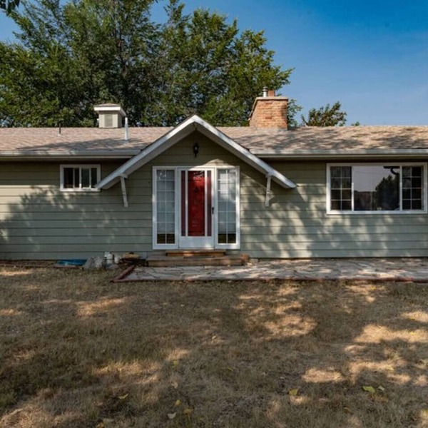 2 Homes, Stunning Mountain Views, Spring Season! Good Value.
