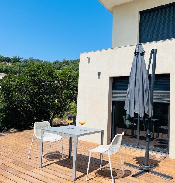 2 pièces dans un domaine au calme absolu