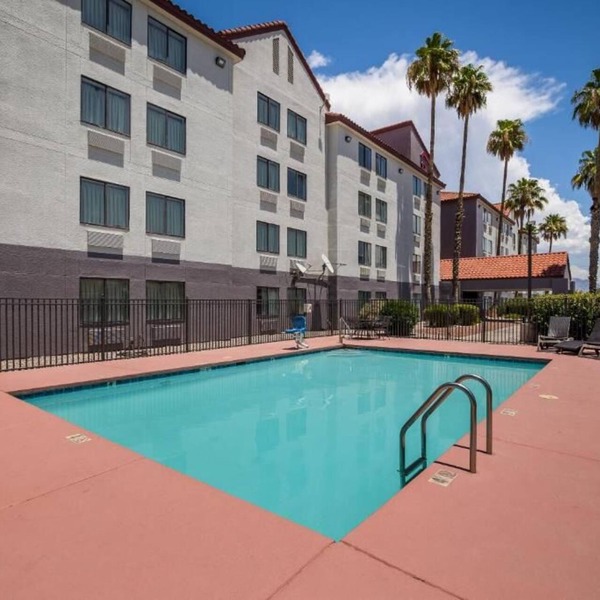 2 Units Easy Access & Relaxing Comfort in Marana Area