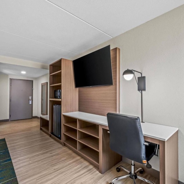 2 Units Near Carolina Balloon Fest Grounds - 3 miles | Free Breakfast & Parking