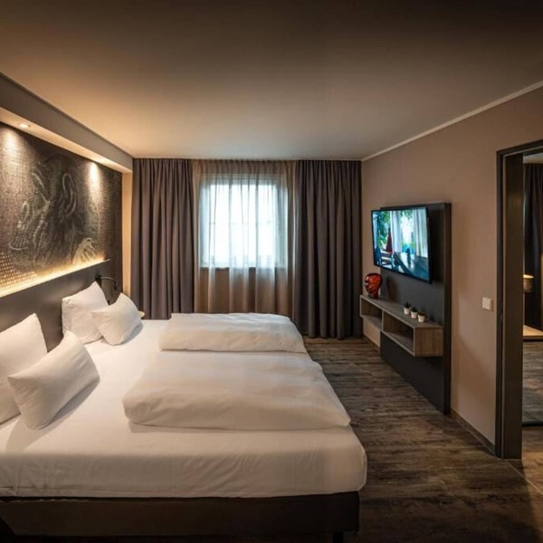 2 Warm & Welcoming Rooms near Stuttgart Attractions — Ideal for Weekend Escapes